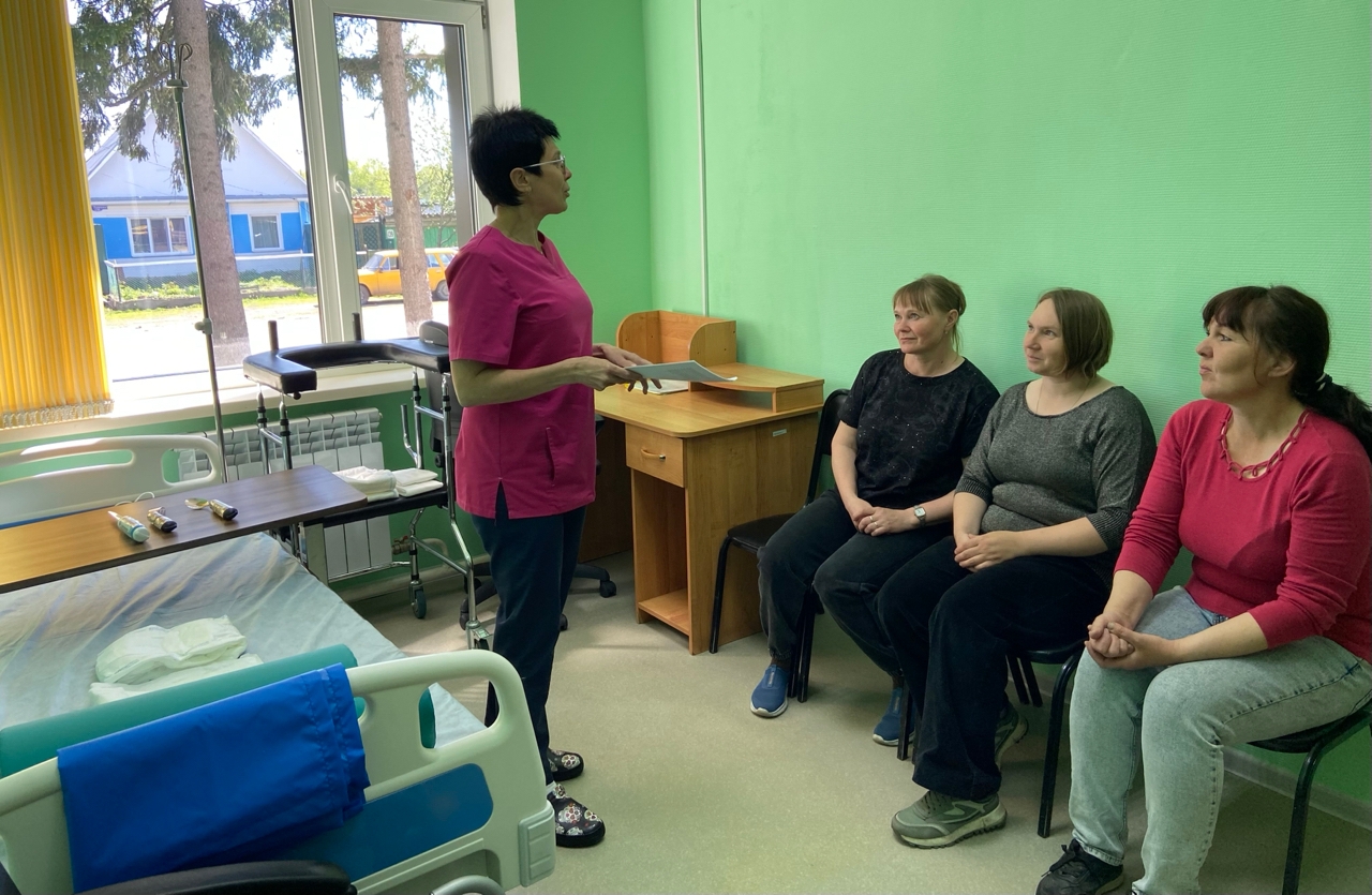 Школа ухода. Мытье обездвиженного пациента 